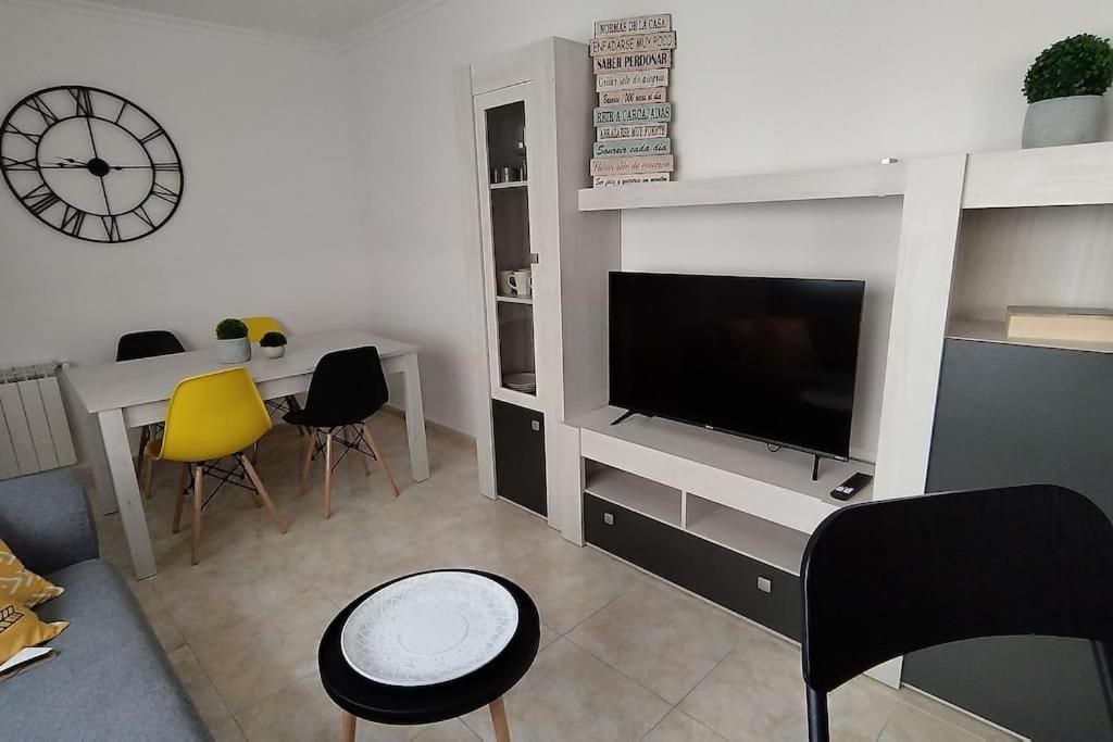 Apartment En Foz. Primera Linea Playa Rapadoira
