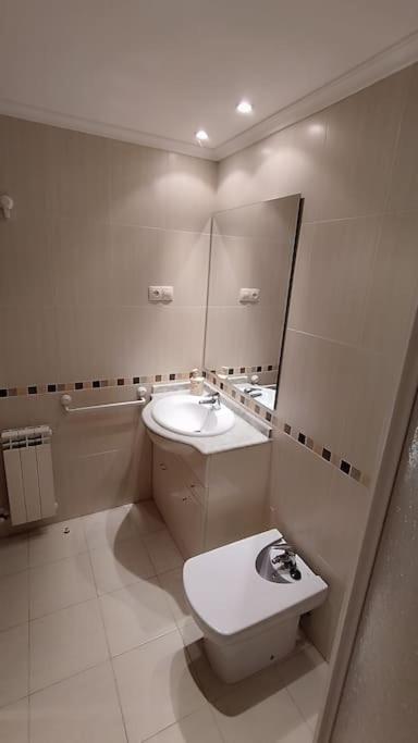 En Foz. Primera Linea Playa Rapadoira Apartment